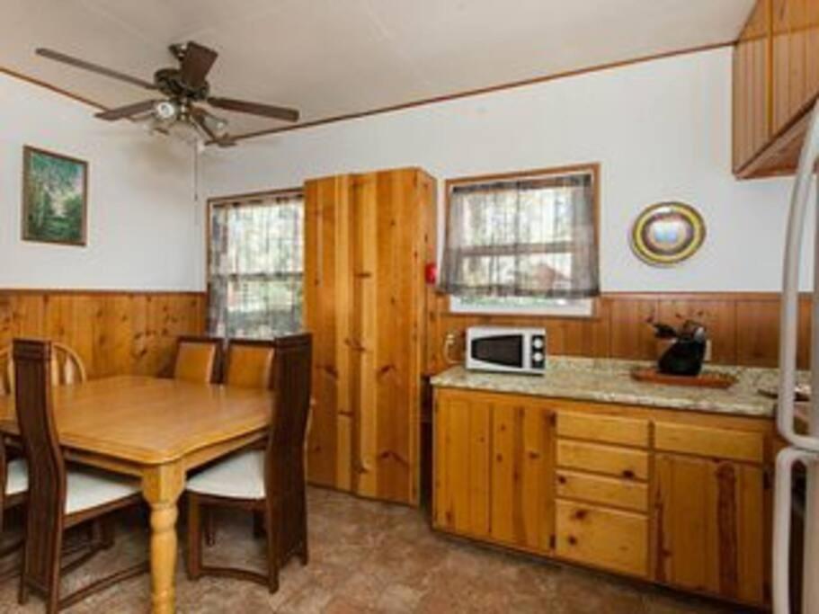 Green Cabin In Big Bear Lake 3 Bdr Pets Friendly Big Bear City Eksteriør bilde